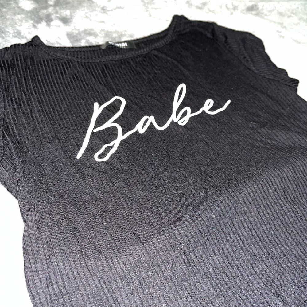 Cropped Tee! - Picture 3 of 3